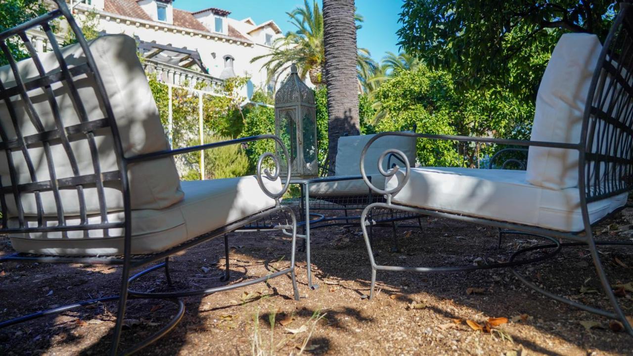 Charming Two-Bed Apartment Orange Garden Sutivan Bagian luar foto